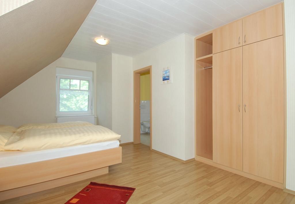 Pension Burggaststatte Heyken Neuharlingersiel Room photo